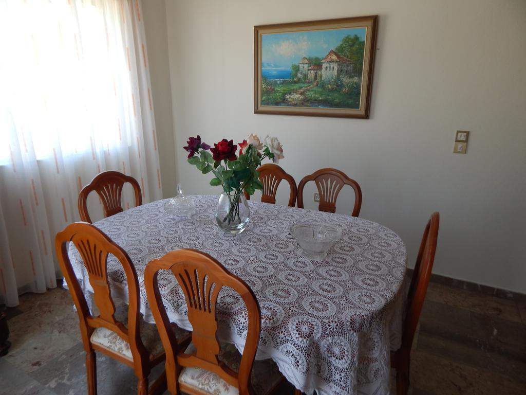 Apartamento Cornelia Lákka Habitación foto